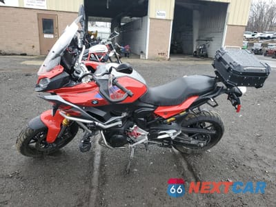 Trzecie zdjęcie samochodu z tyłu: 2022 BMW F 900 XR VIN:WB10K2306N6G15027 - miniatura
