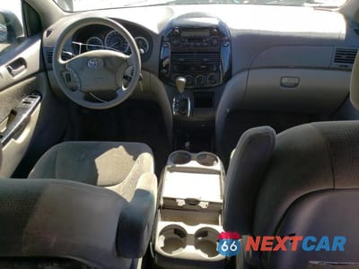 Zdjęcie 8 z 13 samochodu: 2005 TOYOTA SIENNA CE VIN:5TDZA23CX5S355851 - miniatura