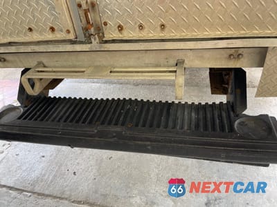 Czwarte zdjęcie samochodu z boku: 2006 GMC SAVANA CUTAWAY G3500 VIN:1GDHG31U561901106 - miniatura