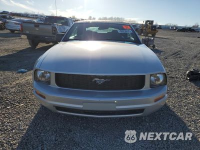 Piąte zdjęcie samochodu w środku: 2008 FORD MUSTANG VIN:1ZVHT84N685144372 - miniatura