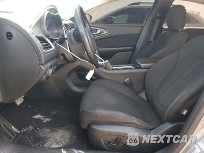 Zdjęcie 7 z 12 samochodu: 2016 CHRYSLER 200 LIMITED VIN:1C3CCCAB1GN175977 - miniatura