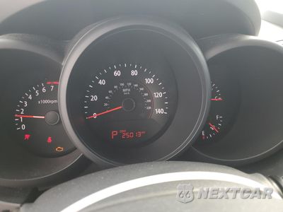Zdjęcie 9 z 14 samochodu: 2010 KIA SOUL + VIN:KNDJT2A29A7033062 - miniatura