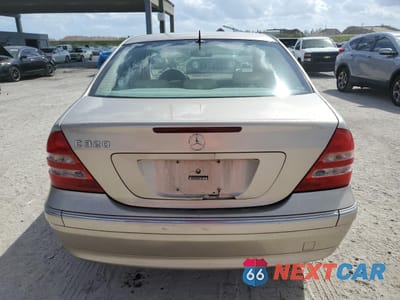 Zdjęcie 6 z 12 samochodu: 2001 MERCEDES-BENZ C 320 VIN:WDBRF64J01F029250 - miniatura