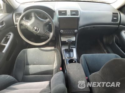 Zdjęcie 8 z 15 samochodu: 2005 HONDA ACCORD EX VIN:1HGCM56785A014217 - miniatura
