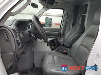Zdjęcie 7 z 14 samochodu: 2017 FORD ECONOLINE E450 SUPER DUTY CUTAWAY VAN VIN:1FDXE4FSXHDC64987 - miniatura