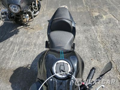 Piąte zdjęcie samochodu w środku: 2021 KAWASAKI ER650 L VIN:ML5EREL17MDA34963 - miniatura