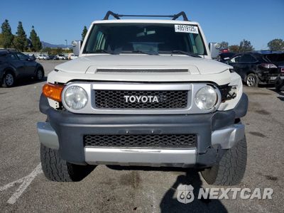 Piąte zdjęcie samochodu w środku: 2012 TOYOTA FJ CRUISER VIN:JTEBU4BF8CK147645 - miniatura