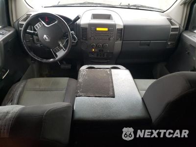Zdjęcie 8 z 13 samochodu: 2004 NISSAN TITAN XE VIN:1N6AA06A54N568915 - miniatura