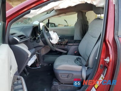 Zdjęcie 7 z 14 samochodu: 2021 TOYOTA SIENNA LE VIN:5TDKRKEC4MS044079 - miniatura