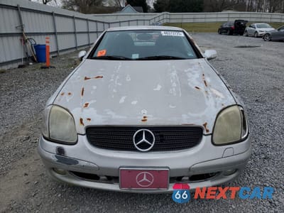 Piąte zdjęcie samochodu w środku: 2002 MERCEDES-BENZ SLK 320 VIN:WDBKK65F42F250018 - miniatura