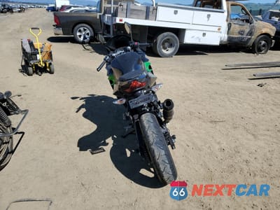 Czwarte zdjęcie samochodu z boku: 2023 KAWASAKI EX400 VIN:JKAEXKH11PDAP4599 - miniatura