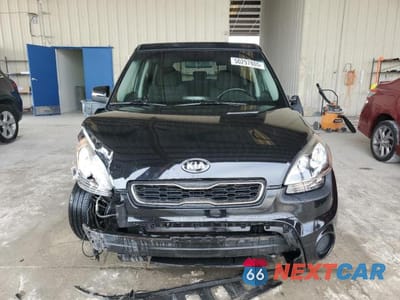 Piąte zdjęcie samochodu w środku: 2013 KIA SOUL + VIN:KNDJT2A68D7607982 - miniatura