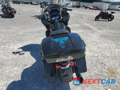Czwarte zdjęcie samochodu z boku: 2017 HARLEY-DAVIDSON FLTRXS ROAD GLIDE SPECIAL VIN:1HD1KTC15HB652700 - miniatura