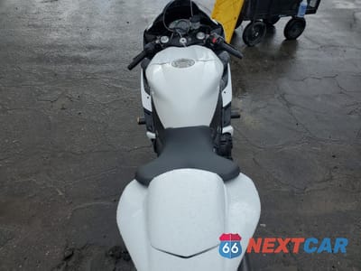 Zdjęcie 6 z 9 samochodu: 2006 YAMAHA YZFR1 C VIN:JYARN15Y06A002147 - miniatura