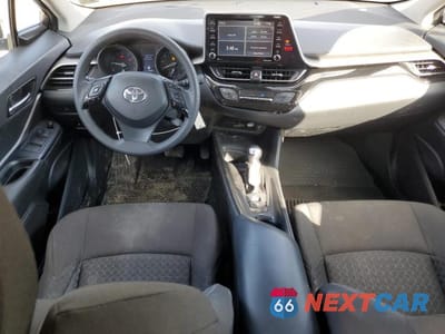 Zdjęcie 8 z 14 samochodu: 2021 TOYOTA C-HR XLE VIN:NMTKHMBXXMR127150 - miniatura