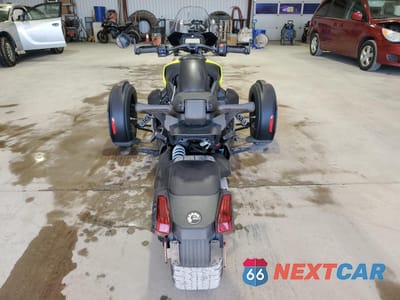 Czwarte zdjęcie samochodu z boku: 2021 CAN-AM RYKER RALLY EDITION VIN:3JB2GEG2XMJ003195 - miniatura