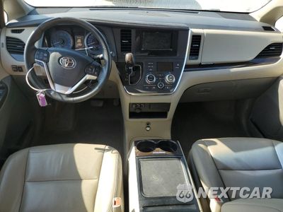 Zdjęcie 8 z 15 samochodu: 2015 TOYOTA SIENNA XLE VIN:5TDYK3DC0FS553949 - miniatura