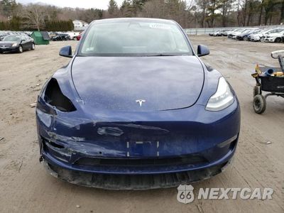 Piąte zdjęcie samochodu w środku: 2022 TESLA MODEL Y VIN:7SAYGAEE2NF388711 - miniatura