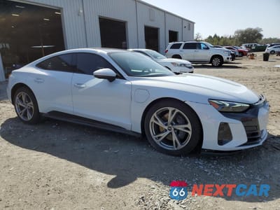 Czwarte zdjęcie samochodu z boku: 2024 AUDI E-TRON GT PREMIUM PLUS VIN:WAUFJBFW5R7002066 - miniatura