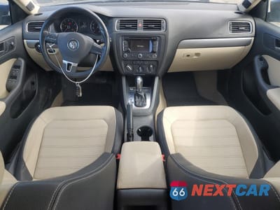 Zdjęcie 8 z 12 samochodu: 2012 VOLKSWAGEN JETTA SEL VIN:3VWLP7AJ3CM425123 - miniatura