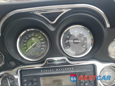 Zdjęcie 7 z 9 samochodu: 2010 HARLEY-DAVIDSON FLHTK VIN:1HD1KEM1XAB630448 - miniatura