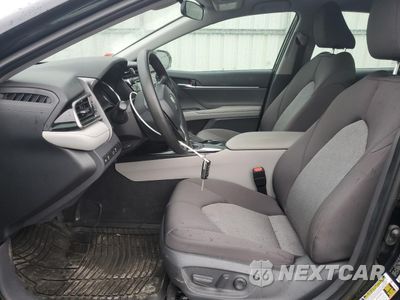 Zdjęcie 7 z 12 samochodu: 2019 TOYOTA CAMRY L VIN:4T1B11HK2KU852827 - miniatura