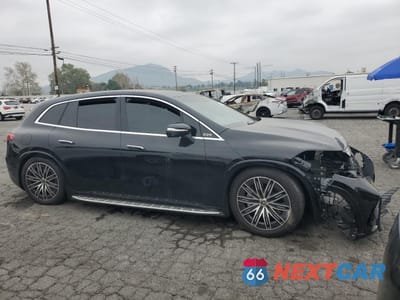 Czwarte zdjęcie samochodu z boku: 2023 MERCEDES-BENZ EQS SUV 580 4MATIC VIN:4JGDM4EB5PA028173 - miniatura