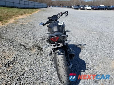 Czwarte zdjęcie samochodu z boku: 2024 YAMAHA MT07 VIN:JYARM32E3RA011504 - miniatura