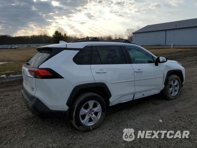 Trzecie zdjęcie samochodu z tyłu: 2021 TOYOTA RAV4 XLE VIN:2T3P1RFV3MC236177 - miniatura