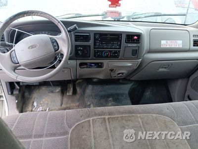 Zdjęcie 8 z 12 samochodu: 2000 FORD EXCURSION XLT VIN:1FMSU41F8YEE41800 - miniatura