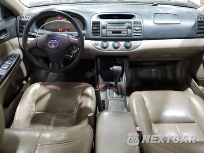 Zdjęcie 8 z 12 samochodu: 2003 TOYOTA CAMRY LE VIN:4T1BF32K83U052377 - miniatura