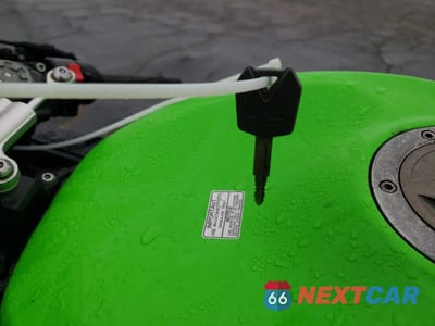 Zdjęcie 8 z 9 samochodu: 2012 KAWASAKI ZX600 R VIN:JKAZX4R19CA037501 - miniatura