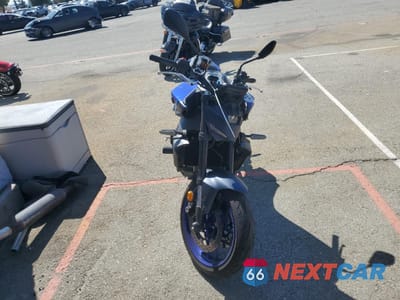 Drugie zdjęcie samochodu z przodu: 2024 YAMAHA MT09 C VIN:JYARN94Y6RA000391 - miniatura