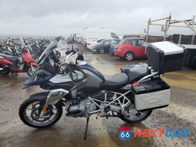 Trzecie zdjęcie samochodu z tyłu: 2016 BMW R1200 GS VIN:WB10A1100GZ670961 - miniatura