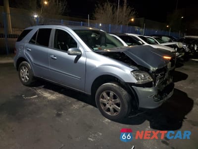 Czwarte zdjęcie samochodu z boku: 2006 MERCEDES-BENZ ML 350 VIN:4JGBB86E16A086642 - miniatura