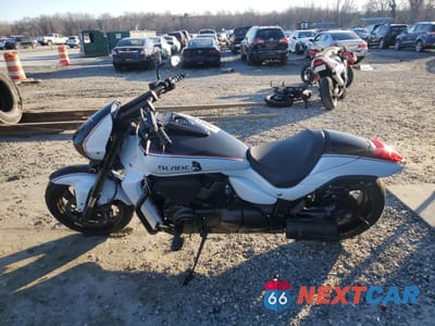 Trzecie zdjęcie samochodu z tyłu: 2015 SUZUKI VZR1800 VIN:JS1VY53A4F2100139 - miniatura