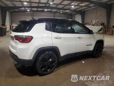 Trzecie zdjęcie samochodu z tyłu: 2019 JEEP COMPASS LATITUDE VIN:3C4NJDBBXKT807267 - miniatura