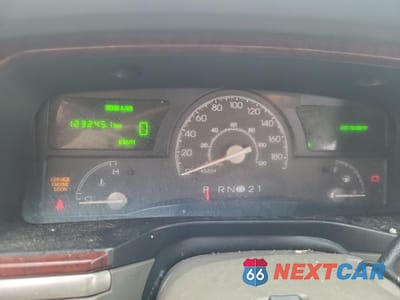 Zdjęcie 9 z 12 samochodu: 2003 LINCOLN TOWN CAR SIGNATURE VIN:1LNHM82W23Y676796 - miniatura