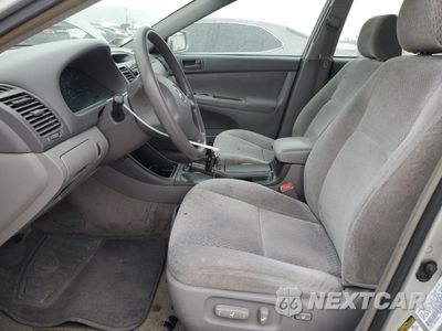 Zdjęcie 7 z 14 samochodu: 2004 TOYOTA CAMRY LE VIN:4T1BE32K44U274208 - miniatura