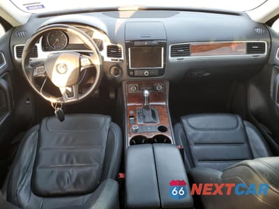 Zdjęcie 8 z 15 samochodu: 2014 VOLKSWAGEN TOUAREG V6 TDI VIN:WVGEP9BP0ED001256 - miniatura