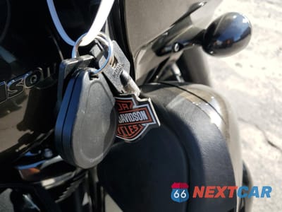 Zdjęcie 8 z 10 samochodu: 2020 HARLEY-DAVIDSON FLTRK VIN:1HD1KZF18LB645618 - miniatura