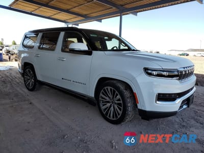 Czwarte zdjęcie samochodu z boku: 2022 JEEP GRAND WAGONEER SERIES III VIN:1C4SJVGJ0NS118742 - miniatura