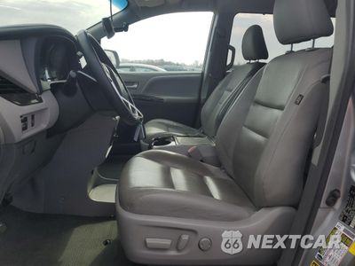 Zdjęcie 7 z 16 samochodu: 2017 TOYOTA SIENNA XLE VIN:5TDYZ3DC6HS805654 - miniatura
