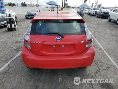 Zdjęcie 6 z 13 samochodu: 2014 TOYOTA PRIUS C VIN:JTDKDTB36E1566994 - miniatura