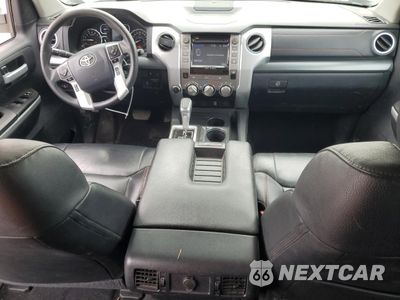 Zdjęcie 8 z 13 samochodu: 2019 TOYOTA TUNDRA CREWMAX SR5 VIN:5TFDY5F11KX791477 - miniatura