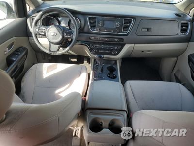 Zdjęcie 8 z 14 samochodu: 2017 KIA SEDONA LX VIN:KNDMB5C12H6231973 - miniatura