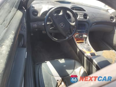 Zdjęcie 8 z 12 samochodu: 2005 MERCEDES-BENZ SL 500 VIN:WDBSK75F65F100213 - miniatura