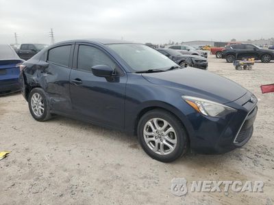 Czwarte zdjęcie samochodu z boku: 2018 TOYOTA YARIS IA VIN:3MYDLBYV6JY305998 - miniatura