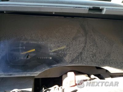 Zdjęcie 9 z 13 samochodu: 2000 CHEVROLET TAHOE C1500 VIN:1GNEC13R3YR167531 - miniatura