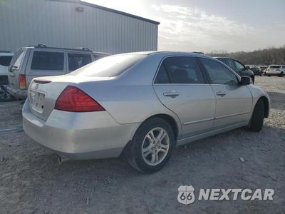 Trzecie zdjęcie samochodu z tyłu: 2006 HONDA ACCORD SE VIN:1HGCM56386A166285 - miniatura